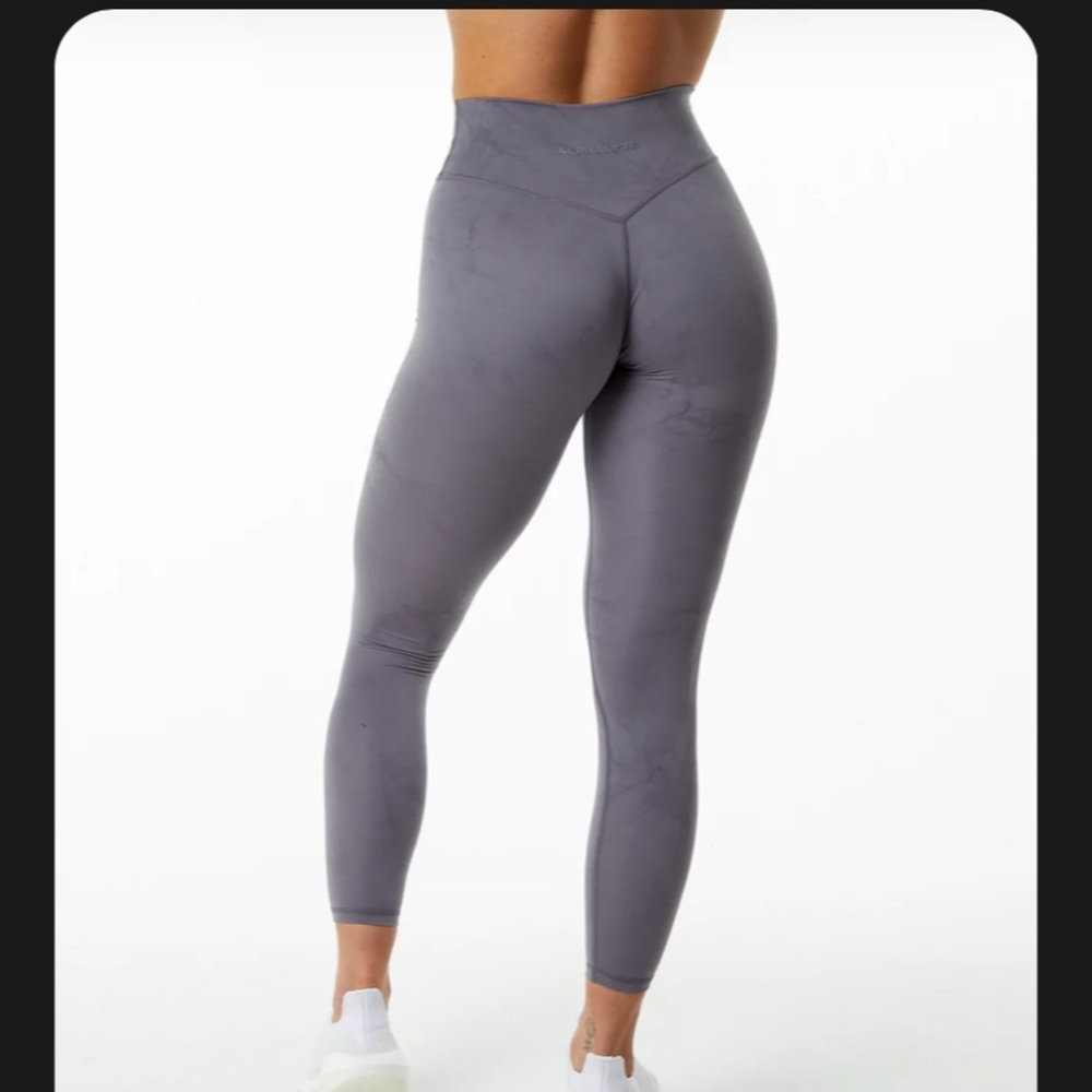 Alphalete Wonder Legging- Misty Lilac